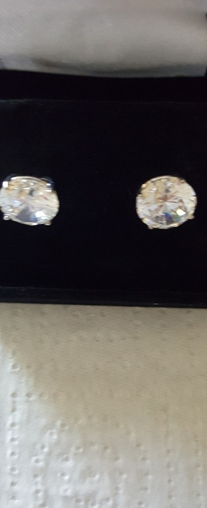 Jewelry - Picture 2 of 2